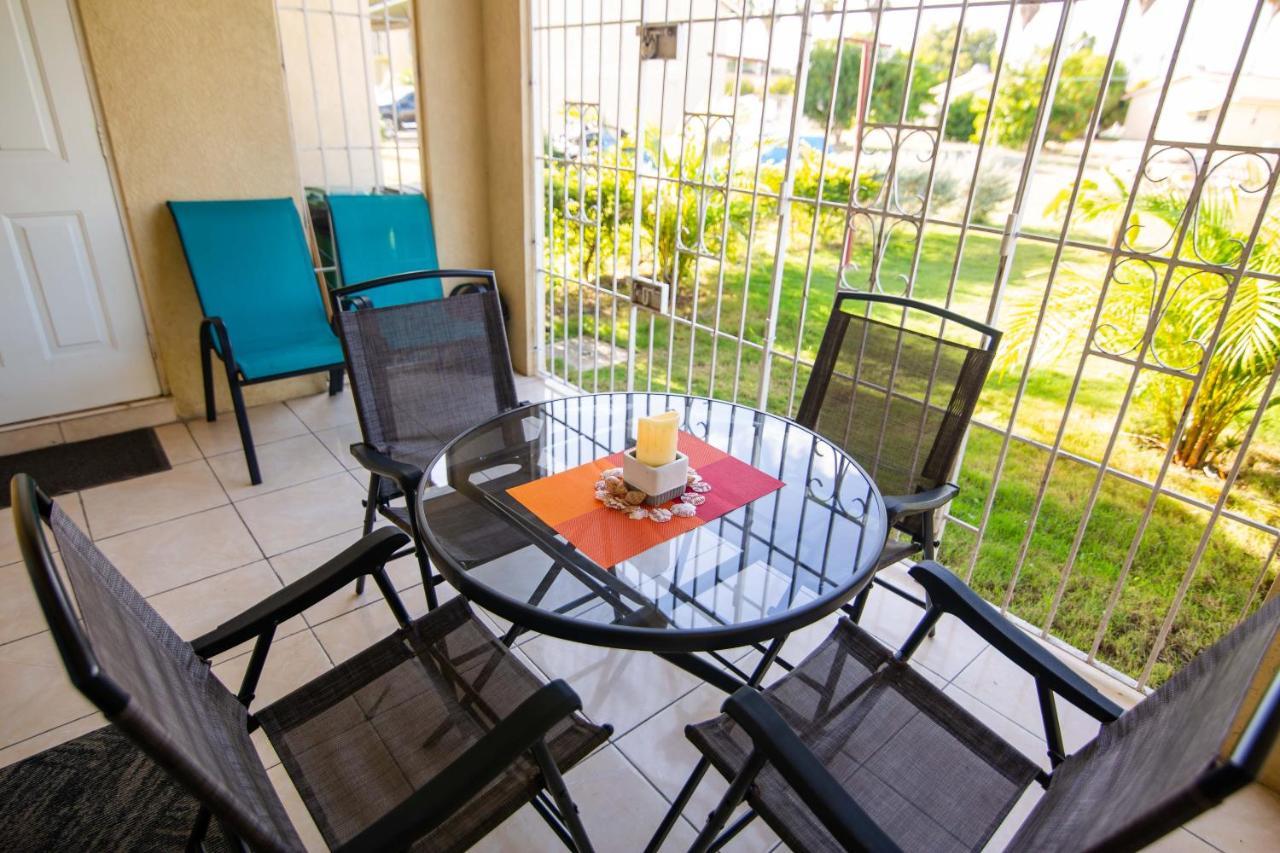 The Oasis I, Portmore Country Club Esterno foto